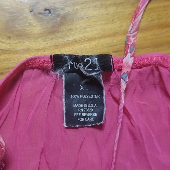 Three Summer Tops Bundle - Picture 5 of 7